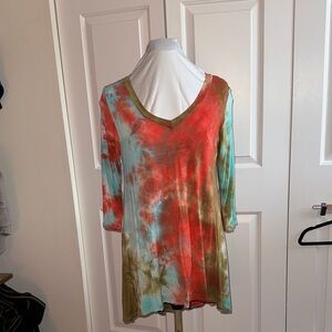 Vibrant Tie-Dye V-Neck Tunic